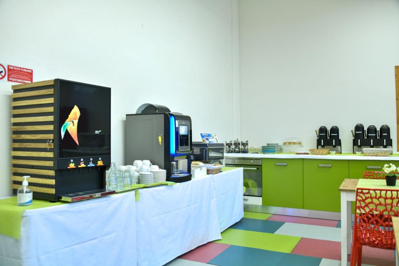Garden Blue Hotel Флоренция Екстериор снимка
