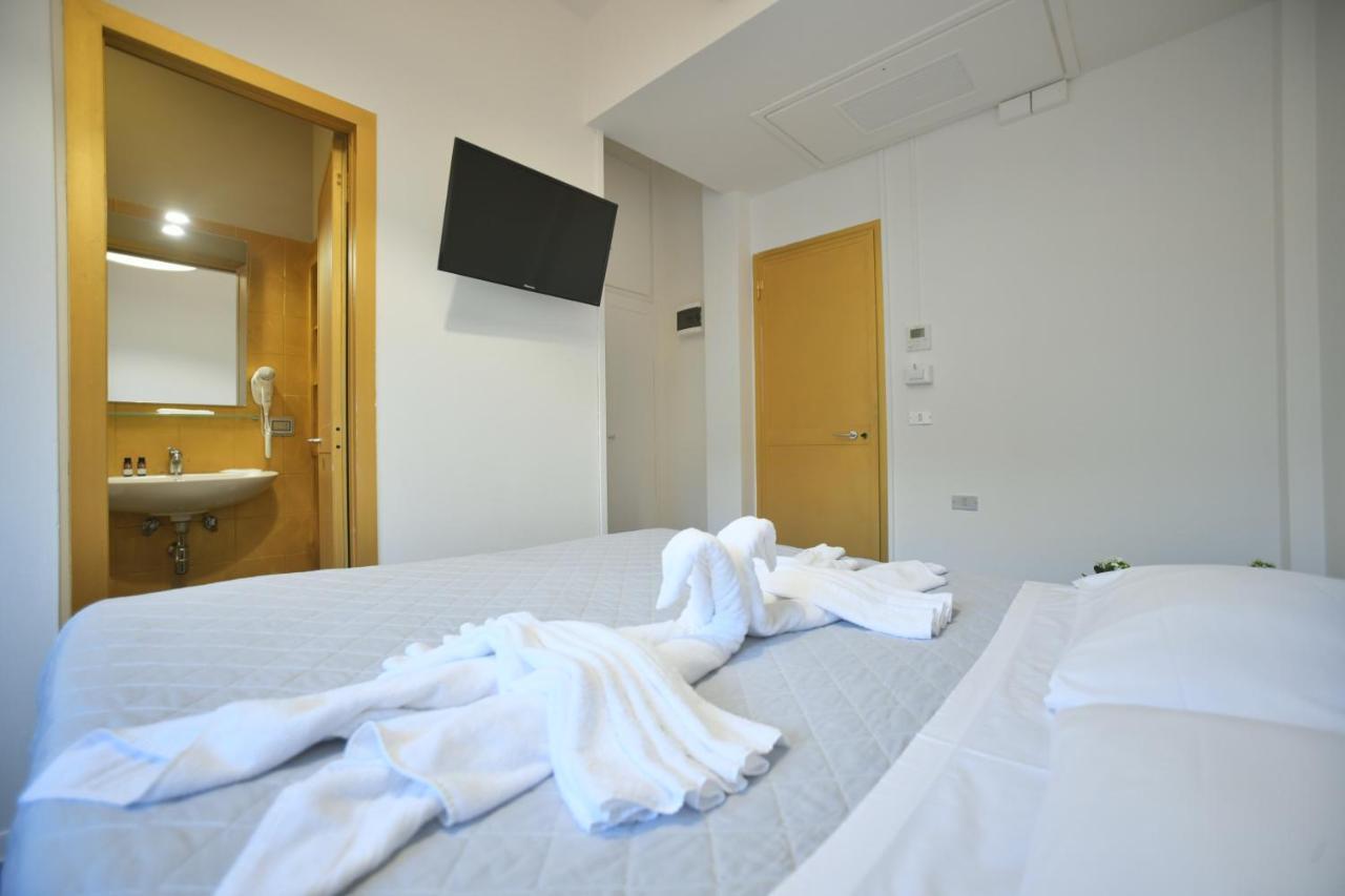Garden Blue Hotel Флоренция Екстериор снимка