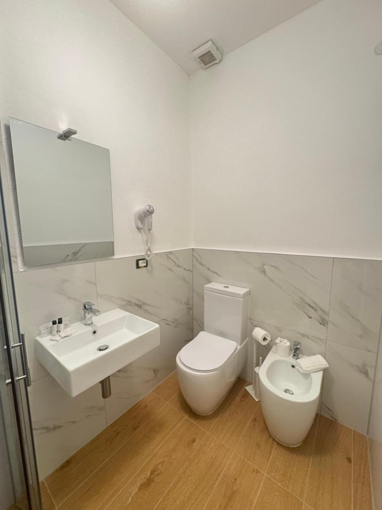 Garden Blue Hotel Флоренция Екстериор снимка